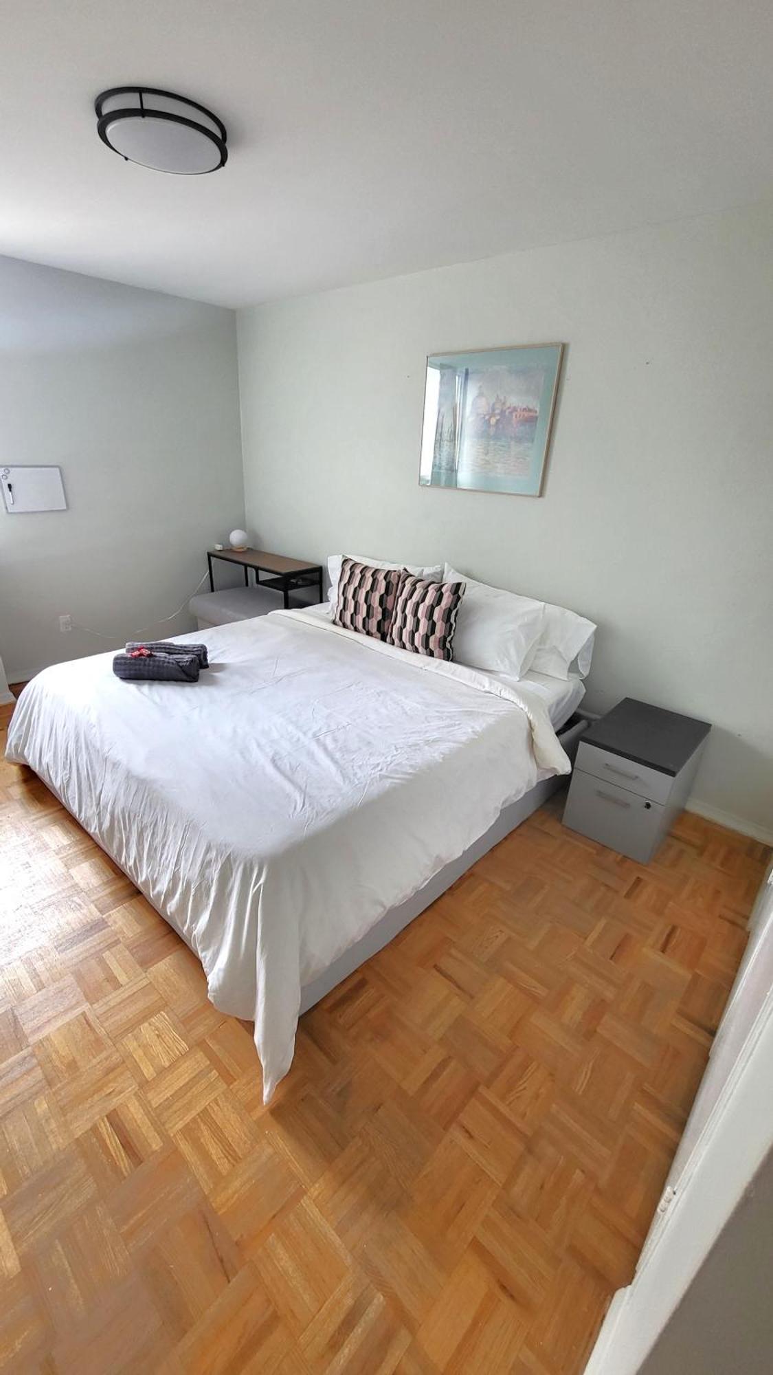 Apartment Downtown Gem By The Subway Toronto
