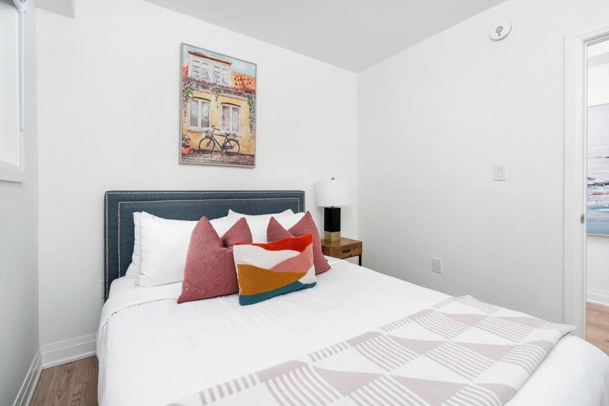 Apartment Modern Family Escape In Vibrant Ossington