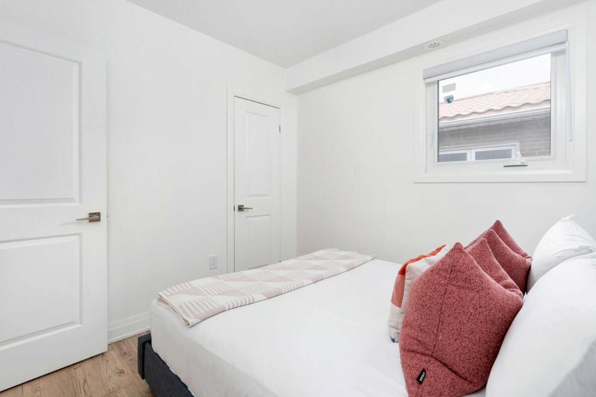 Apartment Modern Family Escape In Vibrant Ossington Toronto