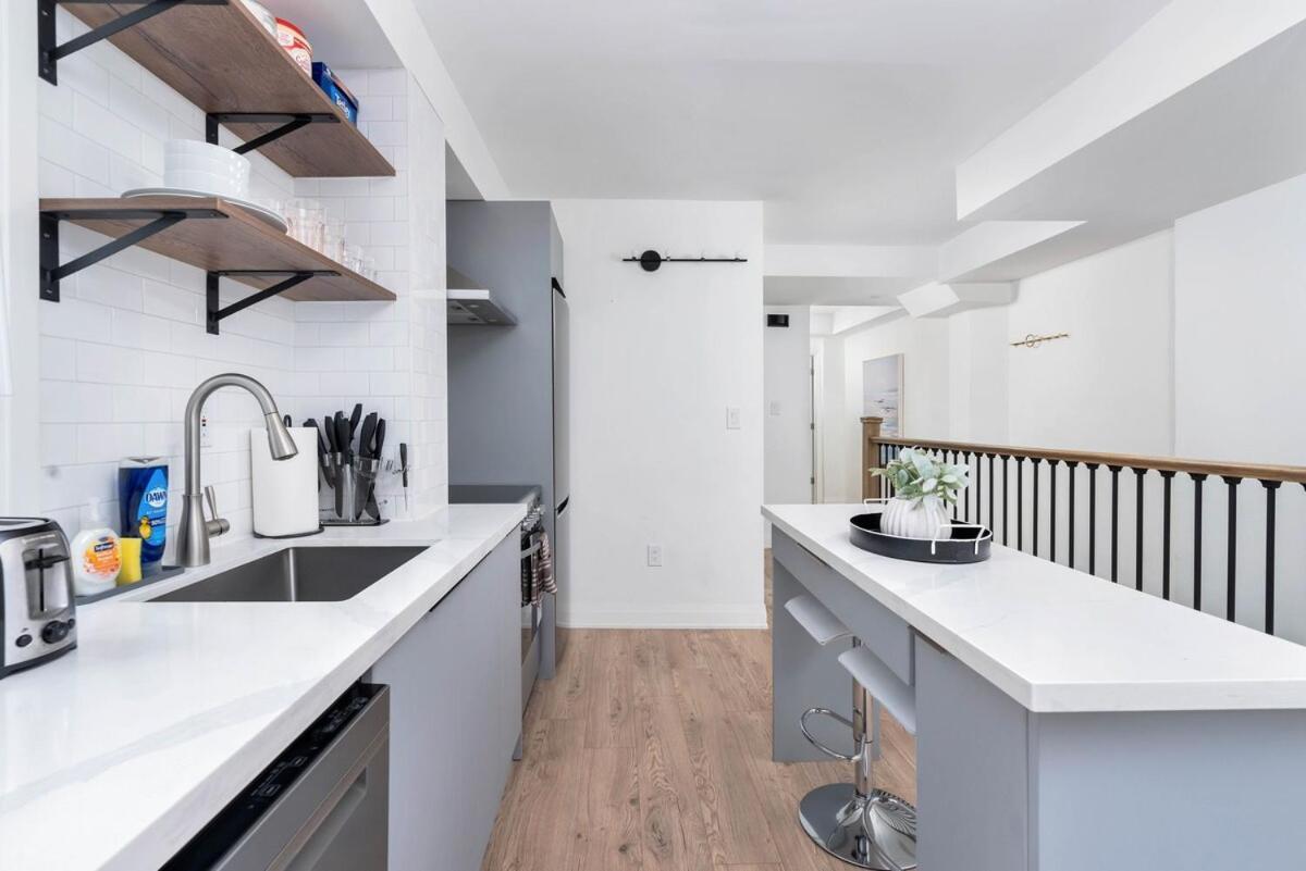 Apartment Modern Family Escape In Vibrant Ossington *