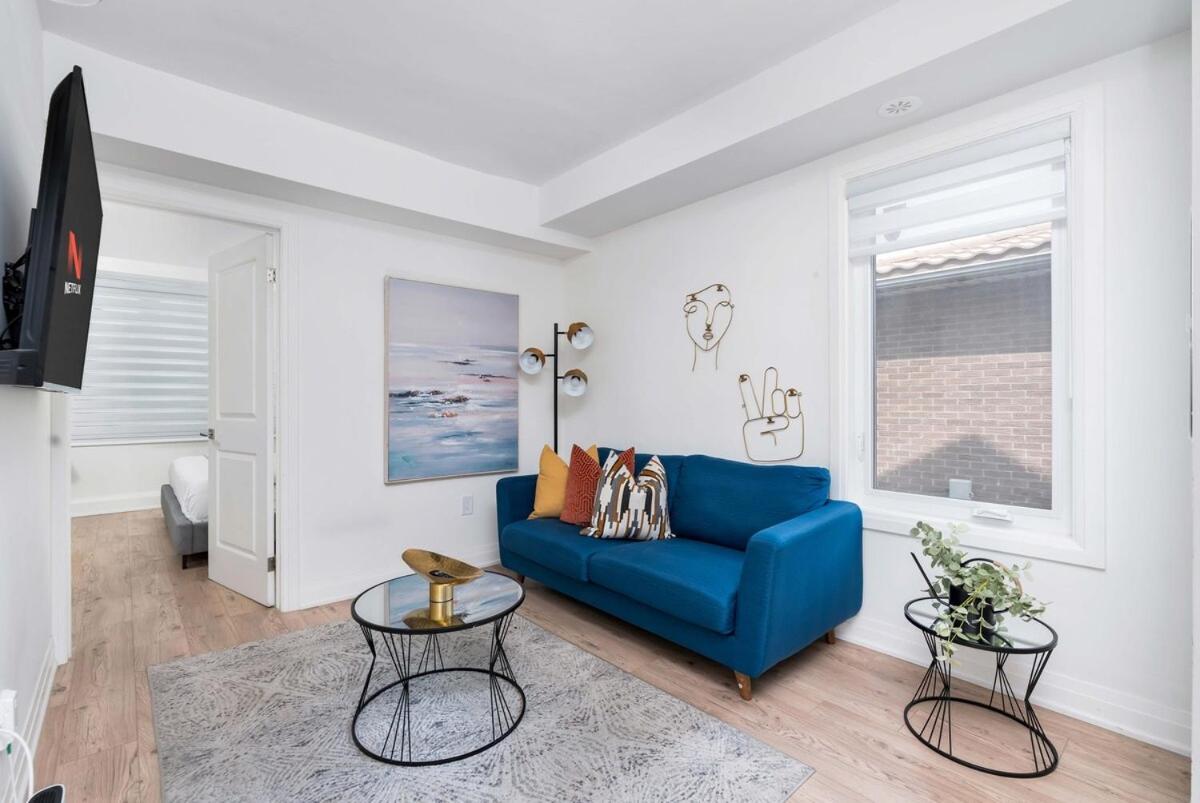 Modern Family Escape In Vibrant Ossington *