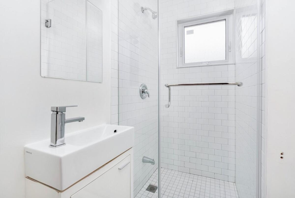 Modern Family Escape In Vibrant Ossington * Toronto