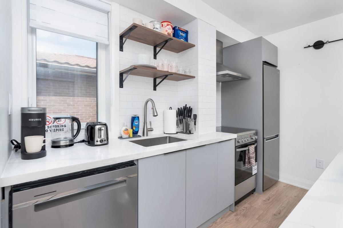 Apartment Modern Family Escape In Vibrant Ossington