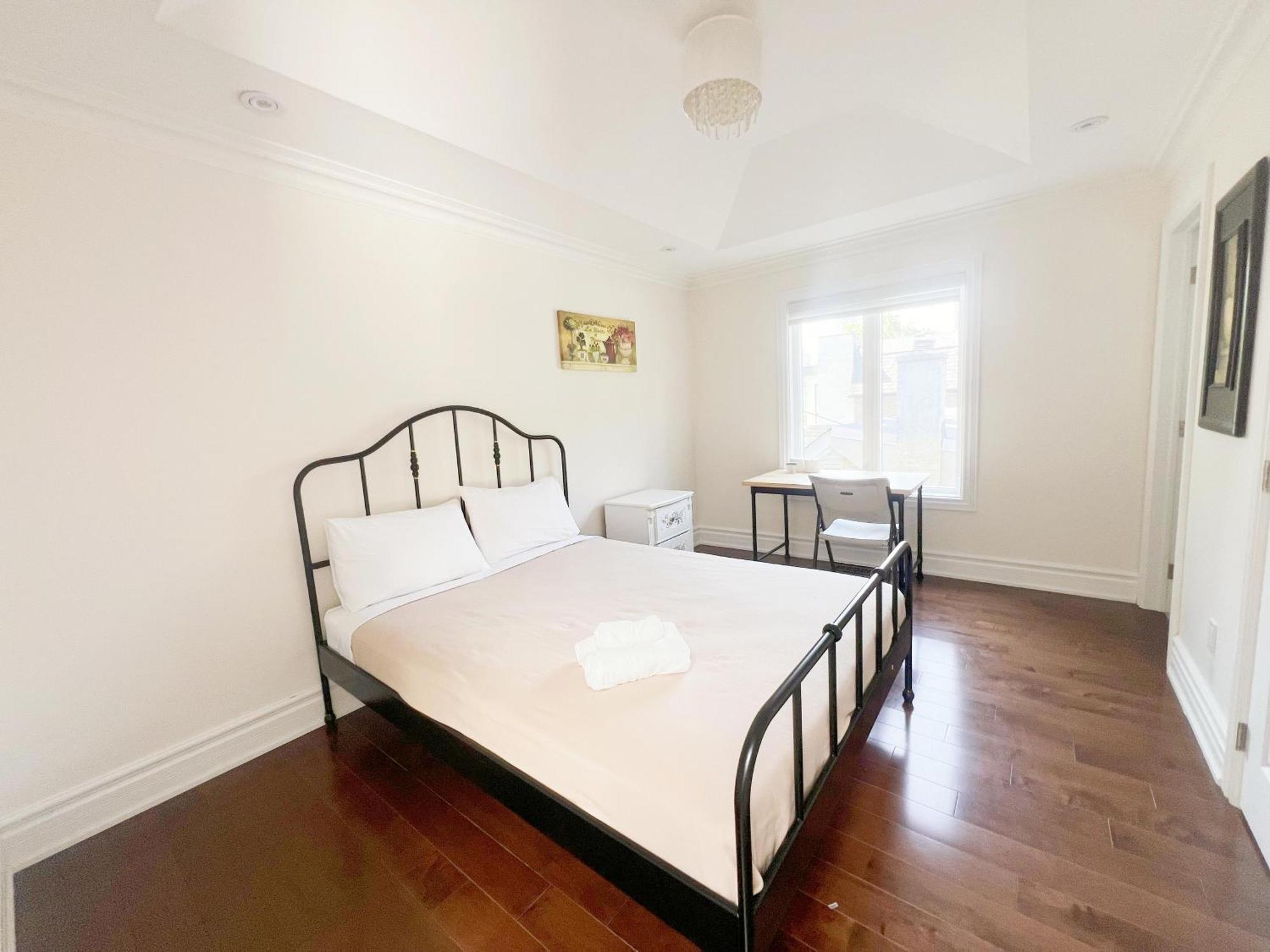 Beautiful House Near North York Center Guest house *