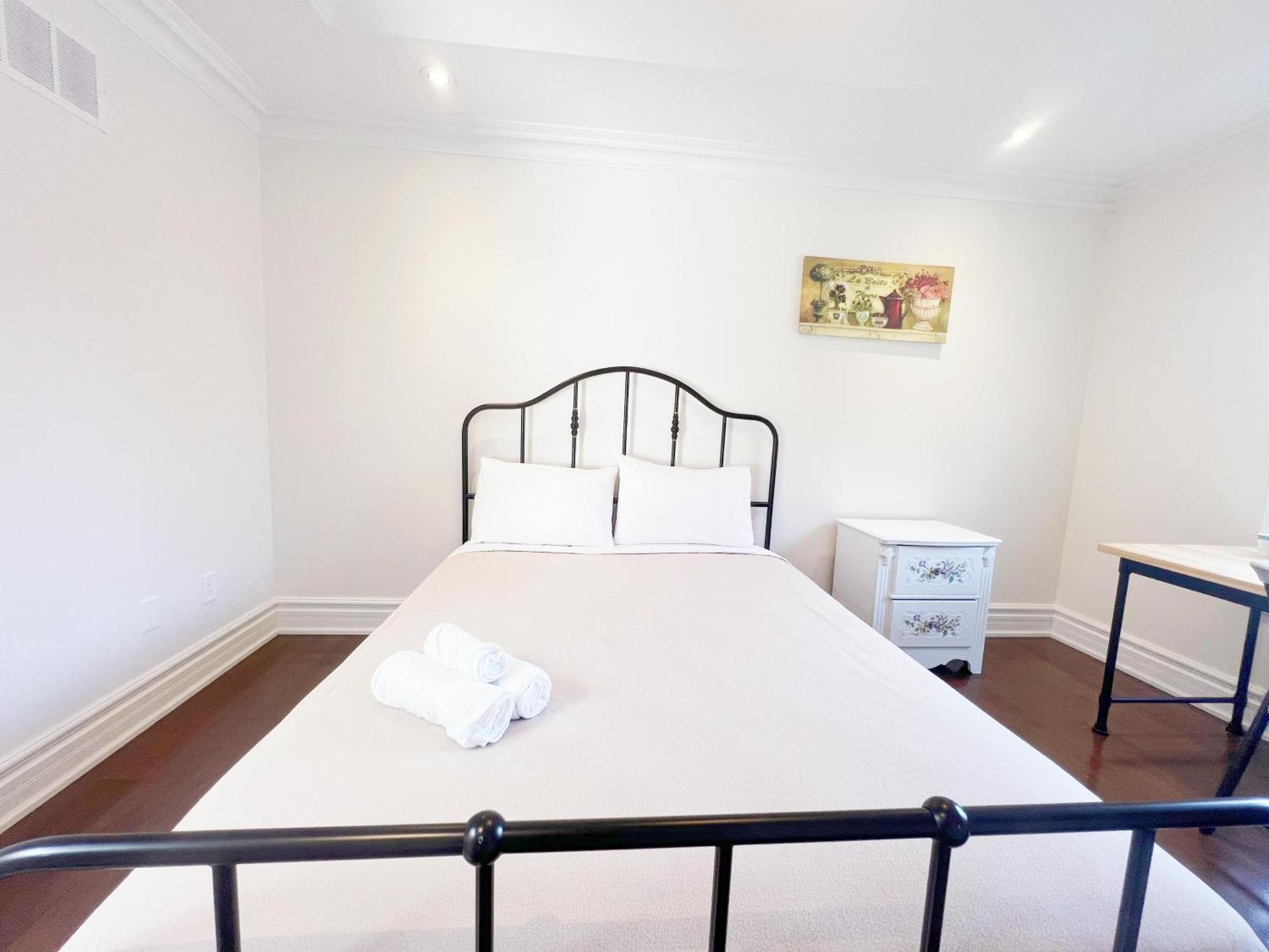 Beautiful House Near North York Center Guest house Toronto