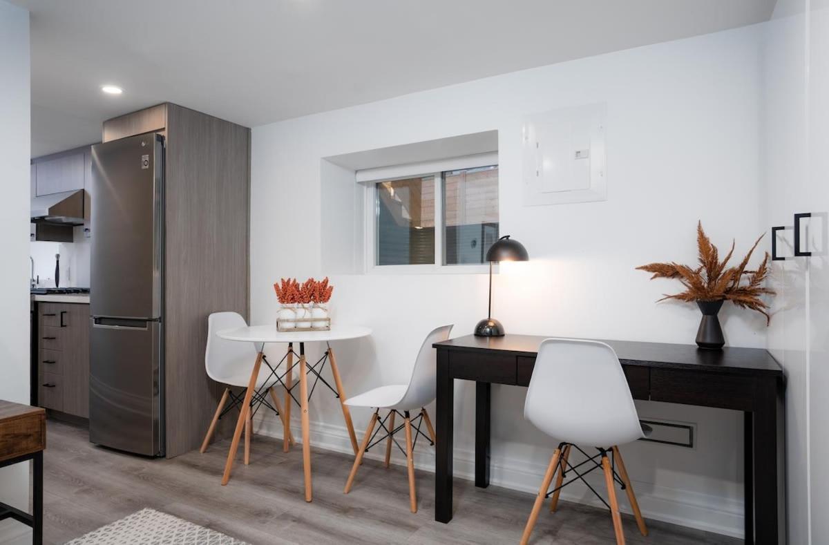 Apartment Chic And Cozy Studio In Trendy Parkdale & Parking *