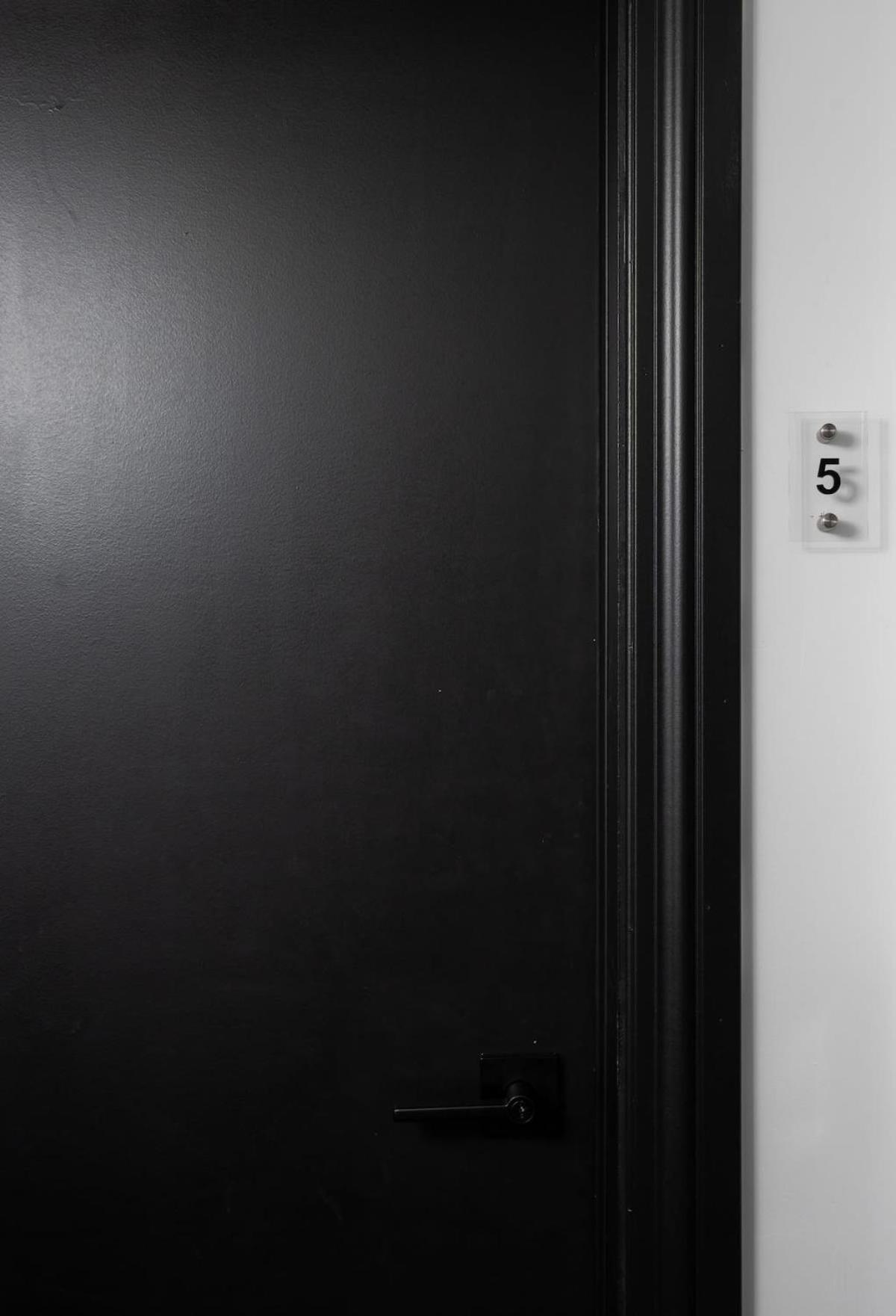 Chic And Cozy Studio In Trendy Parkdale & Parking Apartment Toronto