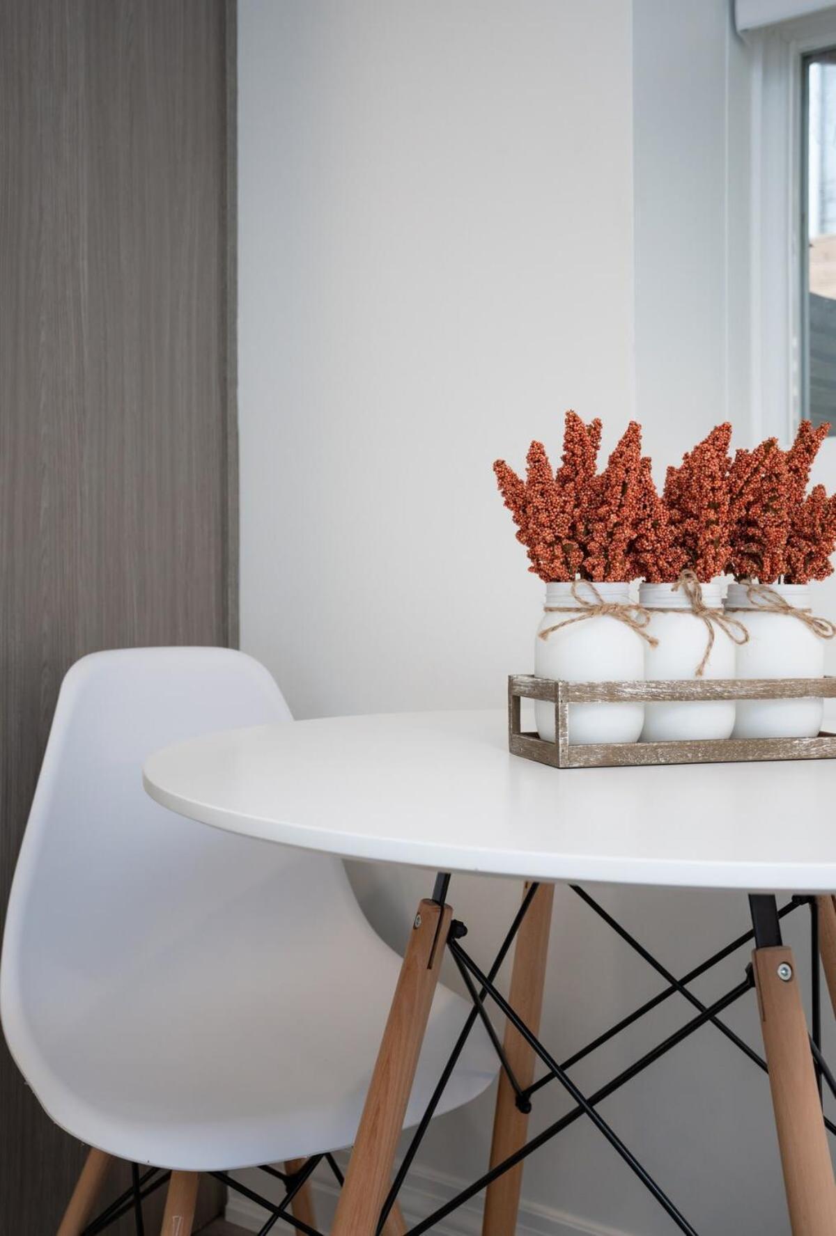 Chic And Cozy Studio In Trendy Parkdale & Parking Apartment