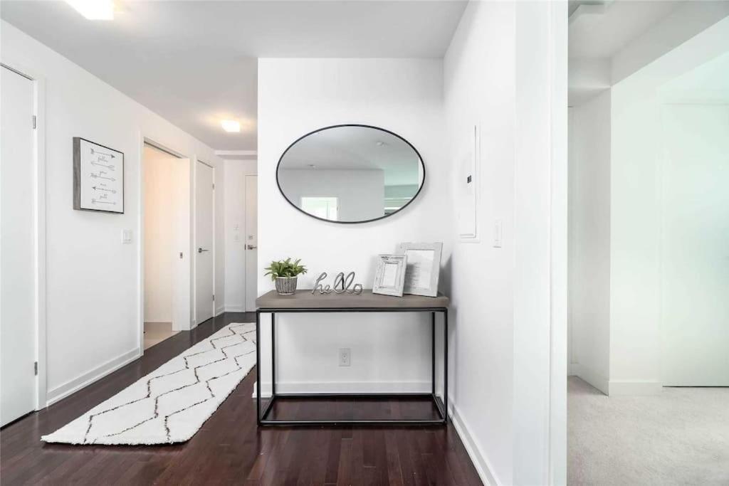 New Superior Lakeview Luxury Floor 3-bedroom On 48th Floor * Toronto