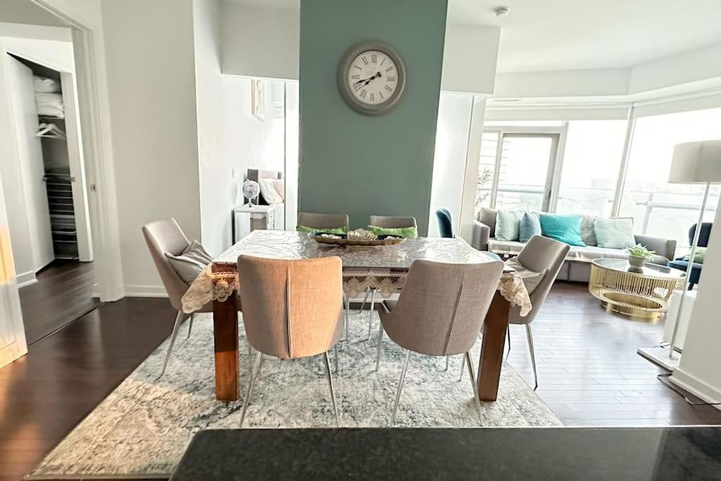 New Superior Lakeview Luxury Floor 3-bedroom On 48th Floor Apartment