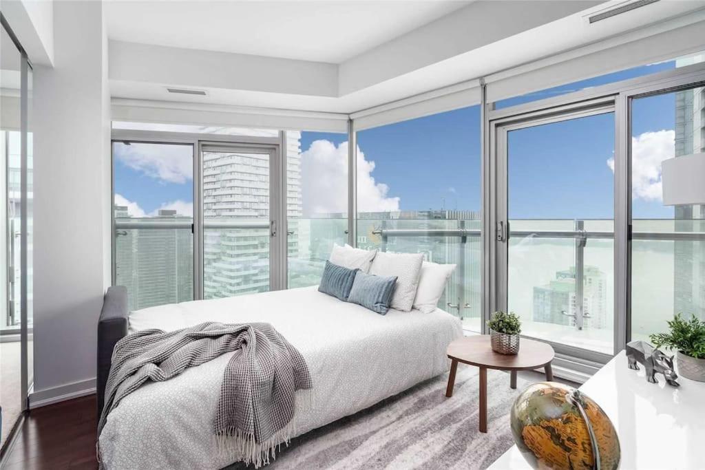 New Superior Lakeview Luxury Floor 3-bedroom On 48th Floor *