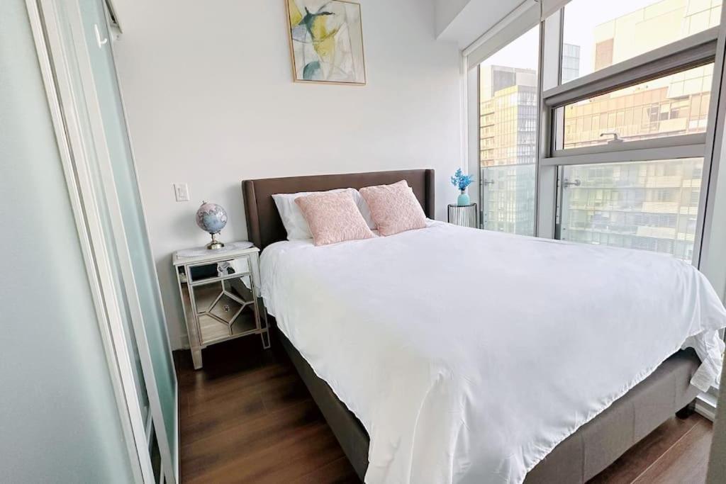 New Superior Lakeview Luxury Floor 3-bedroom On 48th Floor