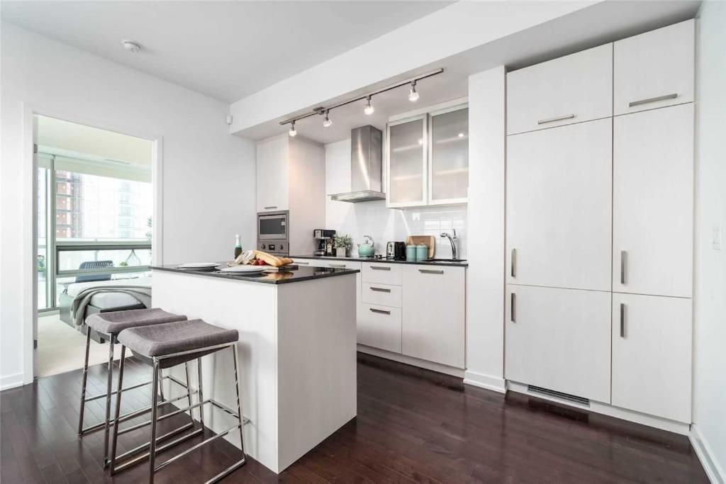 Apartment New Superior Lakeview Luxury Floor 3-bedroom On 48th Floor