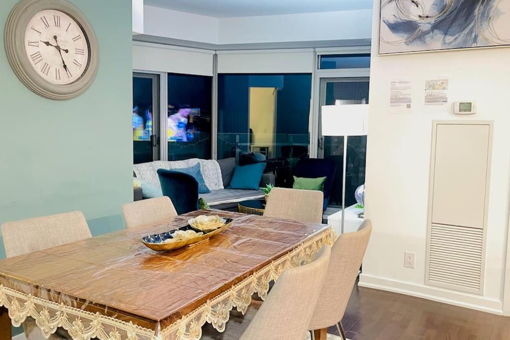 New Superior Lakeview Luxury Floor 3-bedroom On 48th Floor Apartment