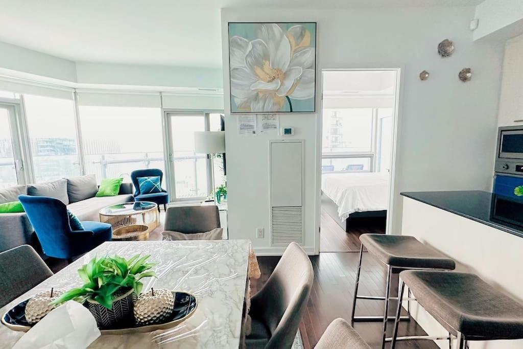 New Superior Lakeview Luxury Floor 3-bedroom On 48th Floor *