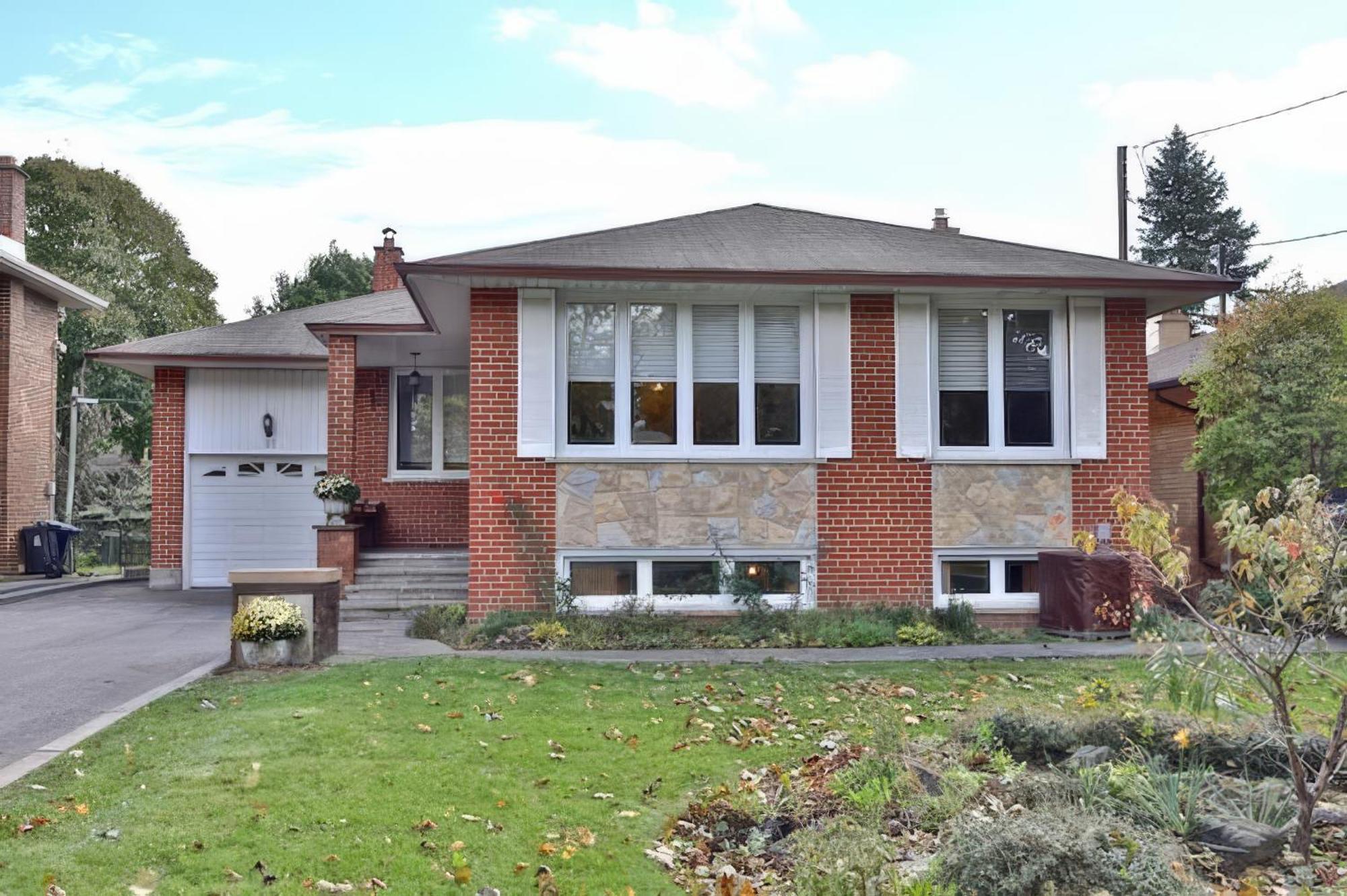 Victoria Park 3bdrms House Near Dvp Lawrence Toronto