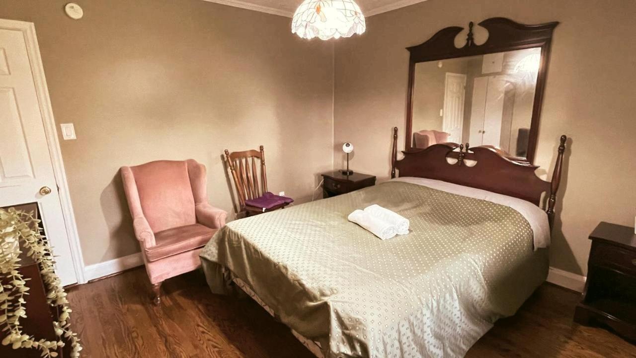 Glengrove Cozy Apartment Toronto