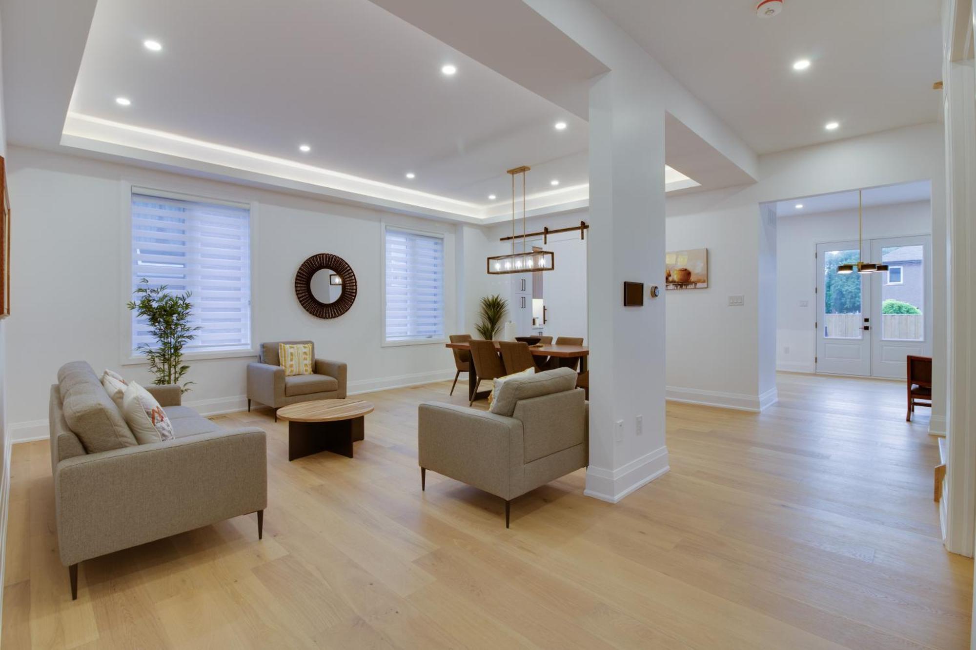 Luxury House In Scarborough