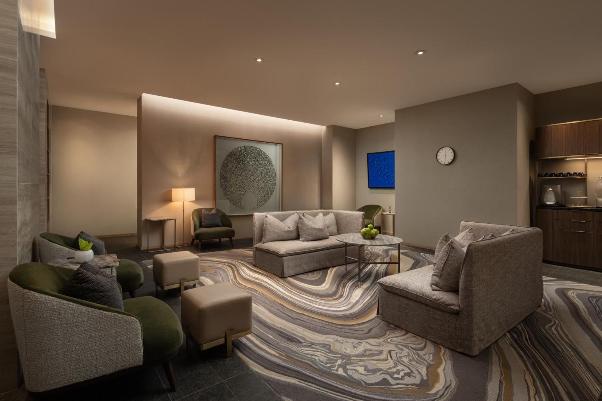 Four Seasons 5*