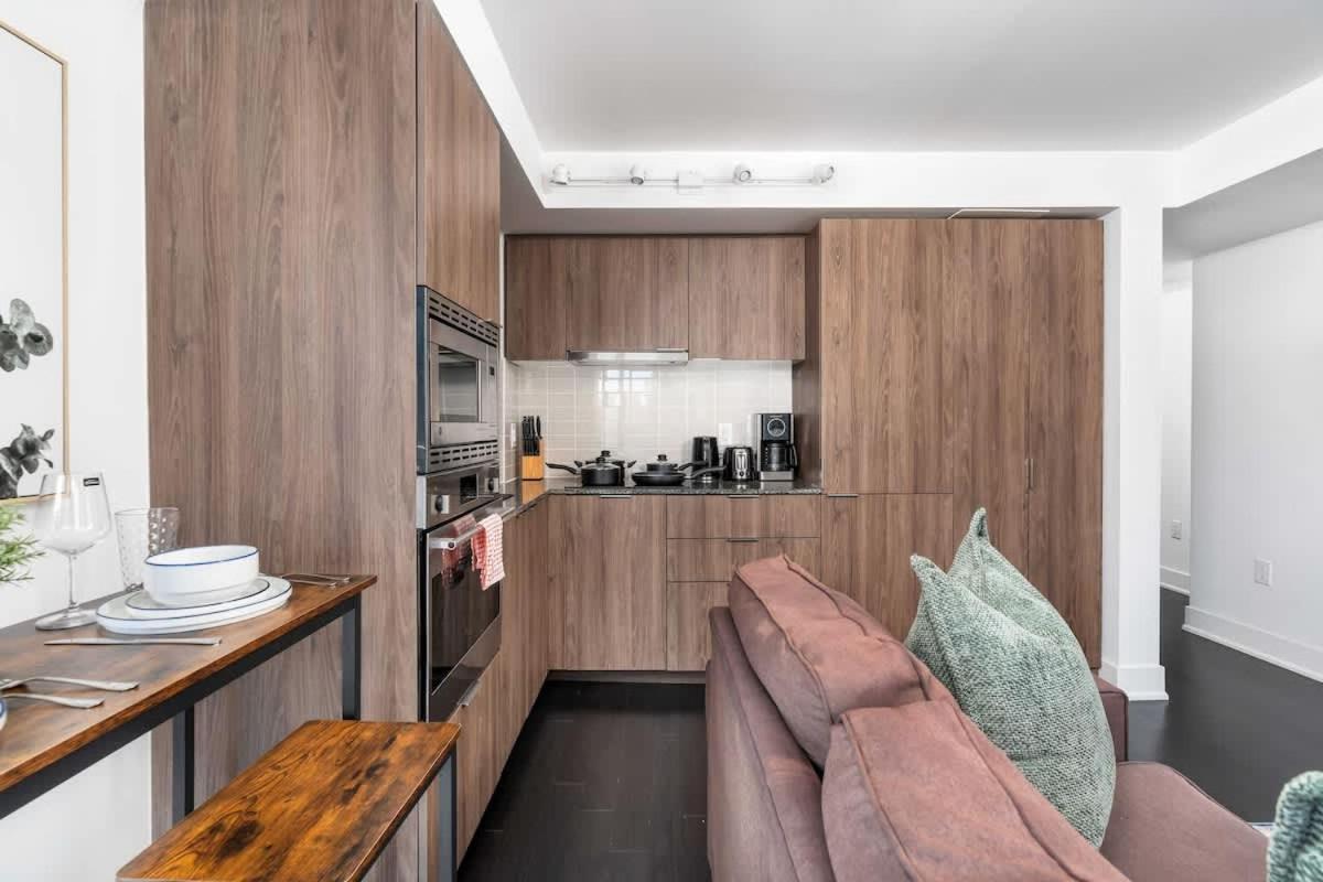 Easy Access 1br On Bay Street Apartment *