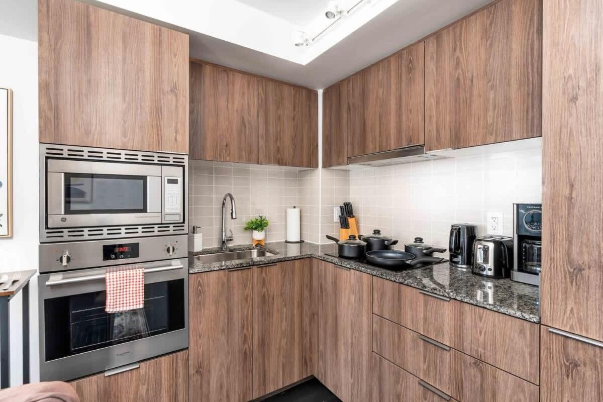 Apartment Easy Access 1br On Bay Street *