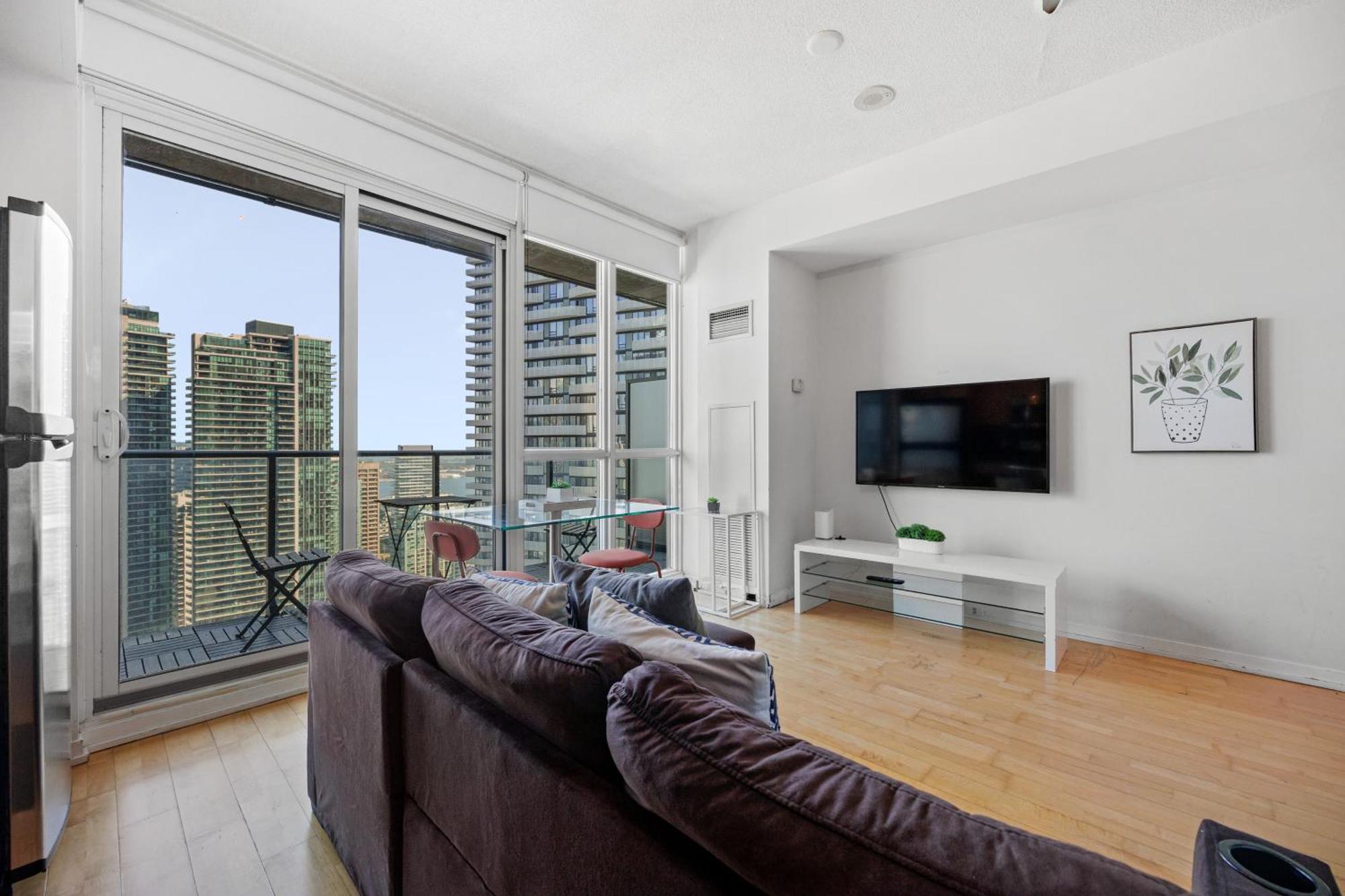 Comfy Downtown Apartment Toronto