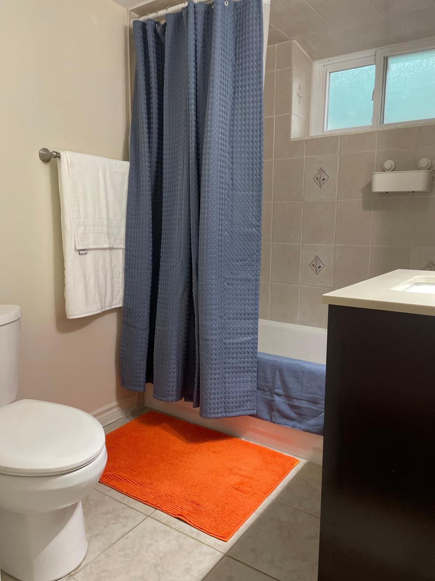 Entire Floor Privet Yard King Queen Twin Toronto