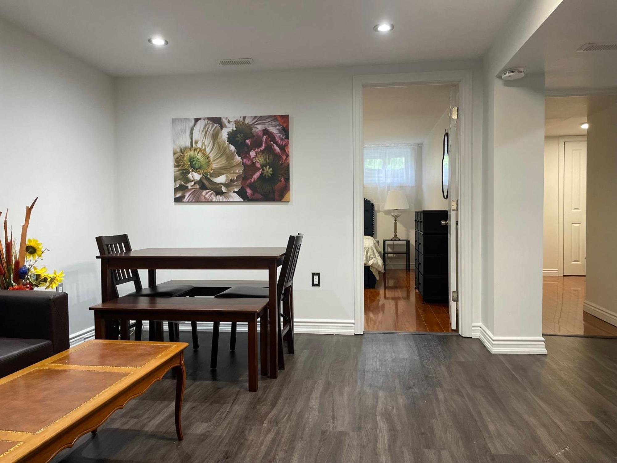 Holiday home Entire Floor Privet Yard King Queen Twin Toronto