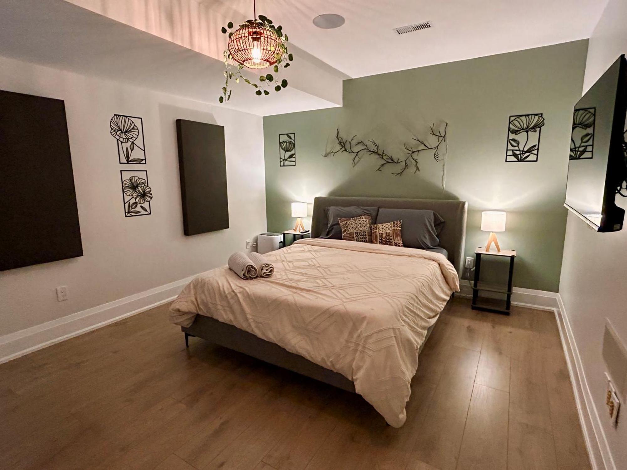 Boho-chic Spacious Basement *