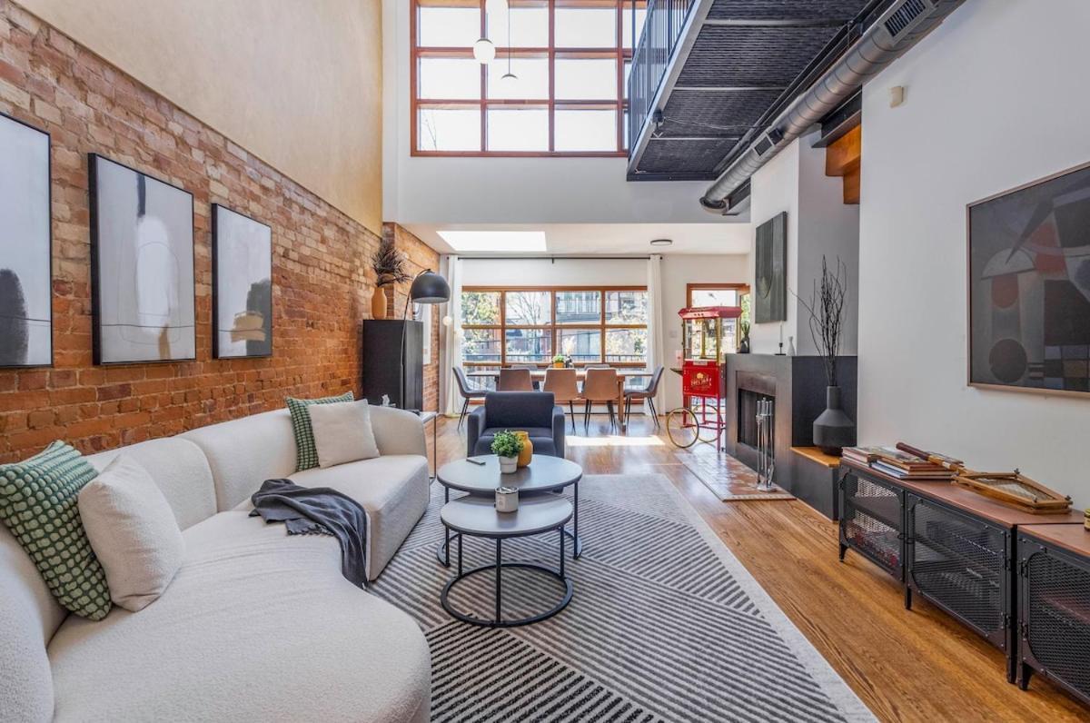 Warehouse Style Loft Near Yorkville * Toronto