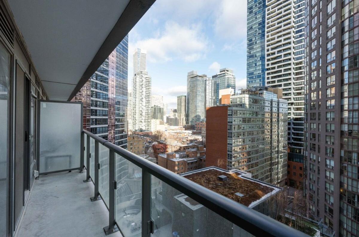 Apartment Downtown 2 Beds Near Uoft