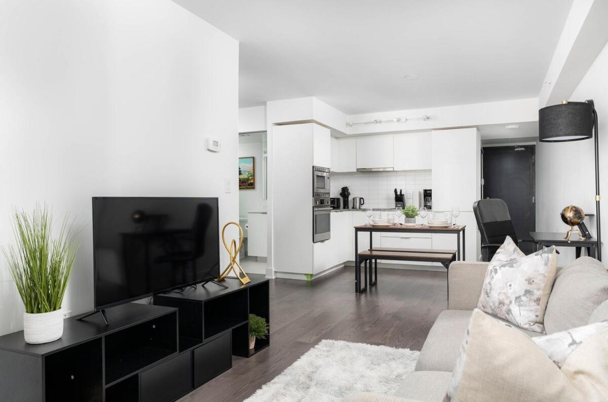 Downtown 2 Beds Near Uoft Apartment Toronto
