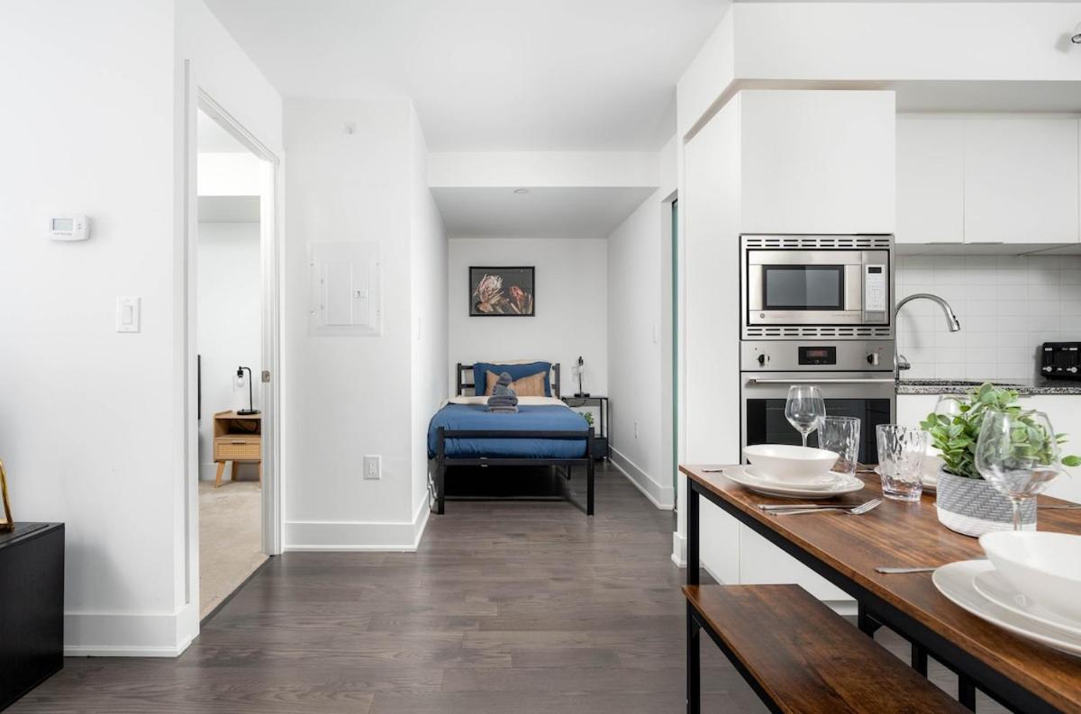 Downtown 2 Beds Near Uoft * Toronto