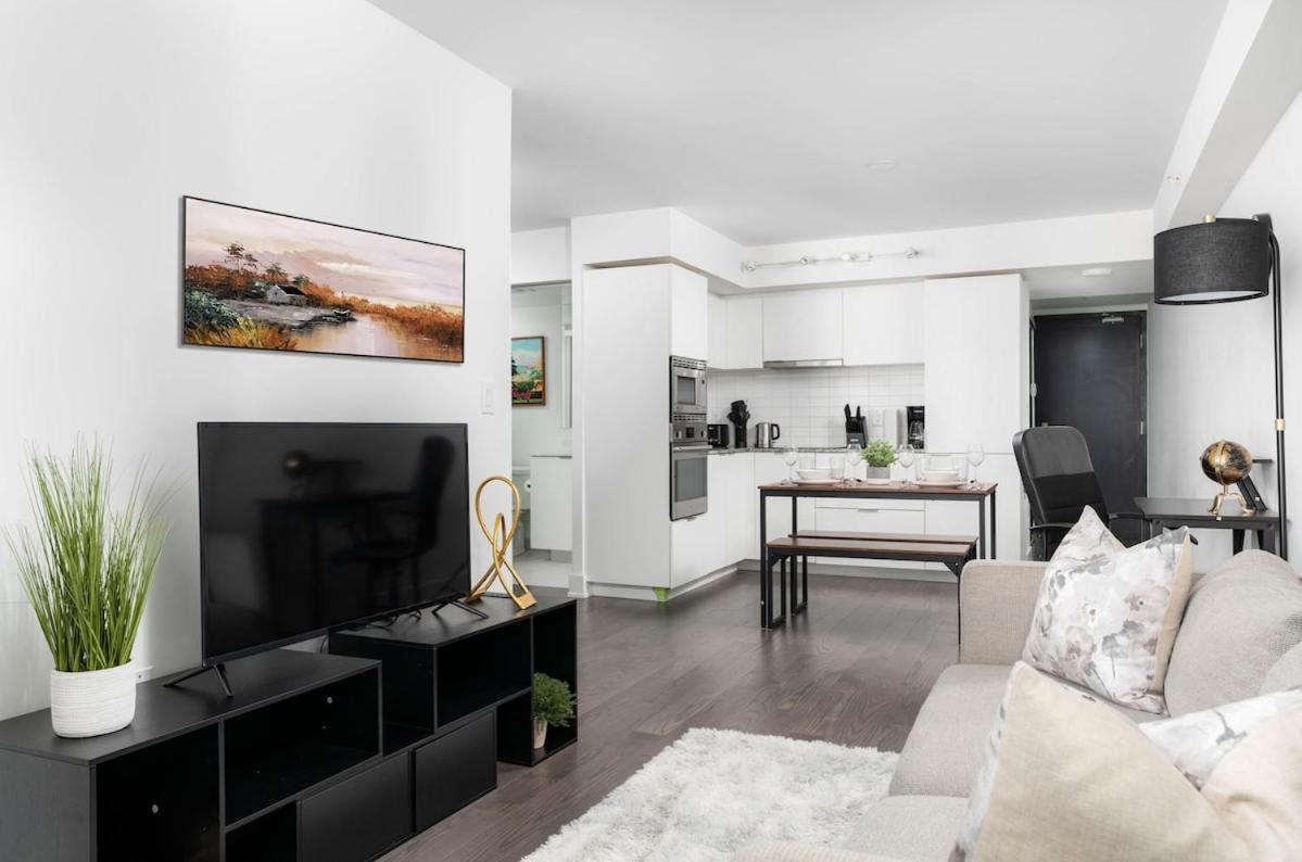 Downtown 2 Beds Near Uoft * Toronto