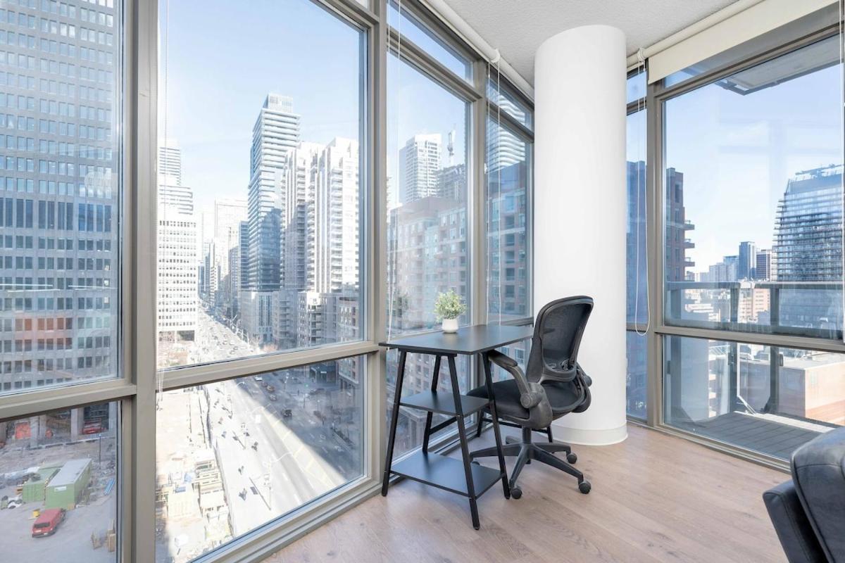 Beautiful 2br 2ba W 4 Beds Near Yorkville Bloor Apartment