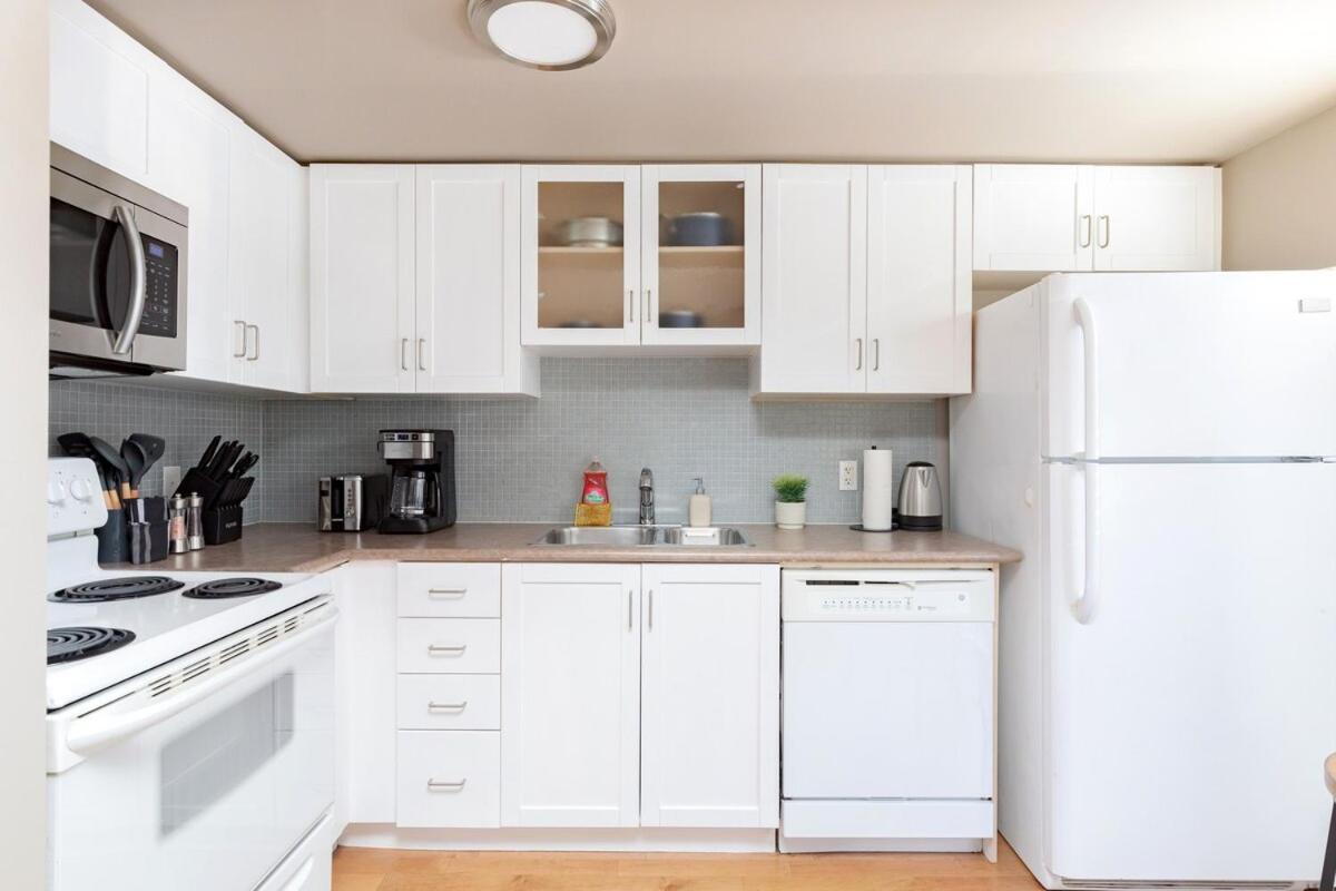 Comfy Liberty Village 1bd Steps From King St Toronto