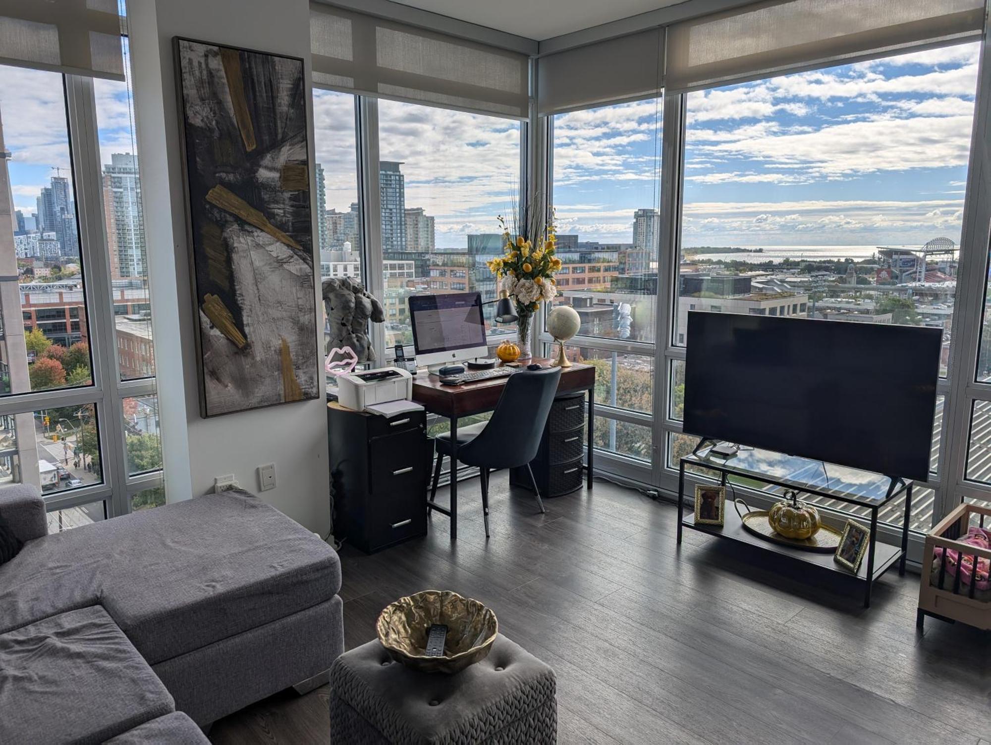 Liberty Village 1 Bedroom 2 Bathroom Toronto