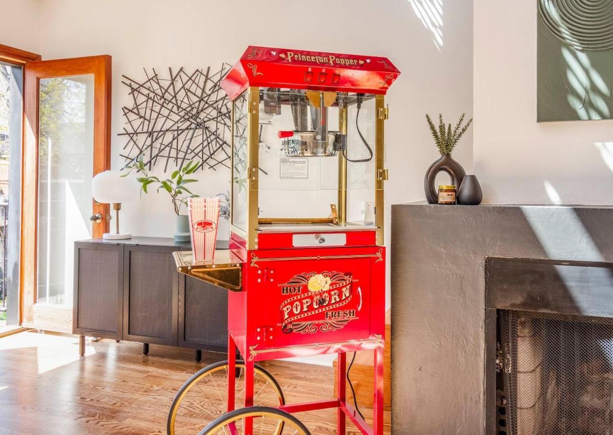 Warehouse Style Loft Near Yorkville Apartment