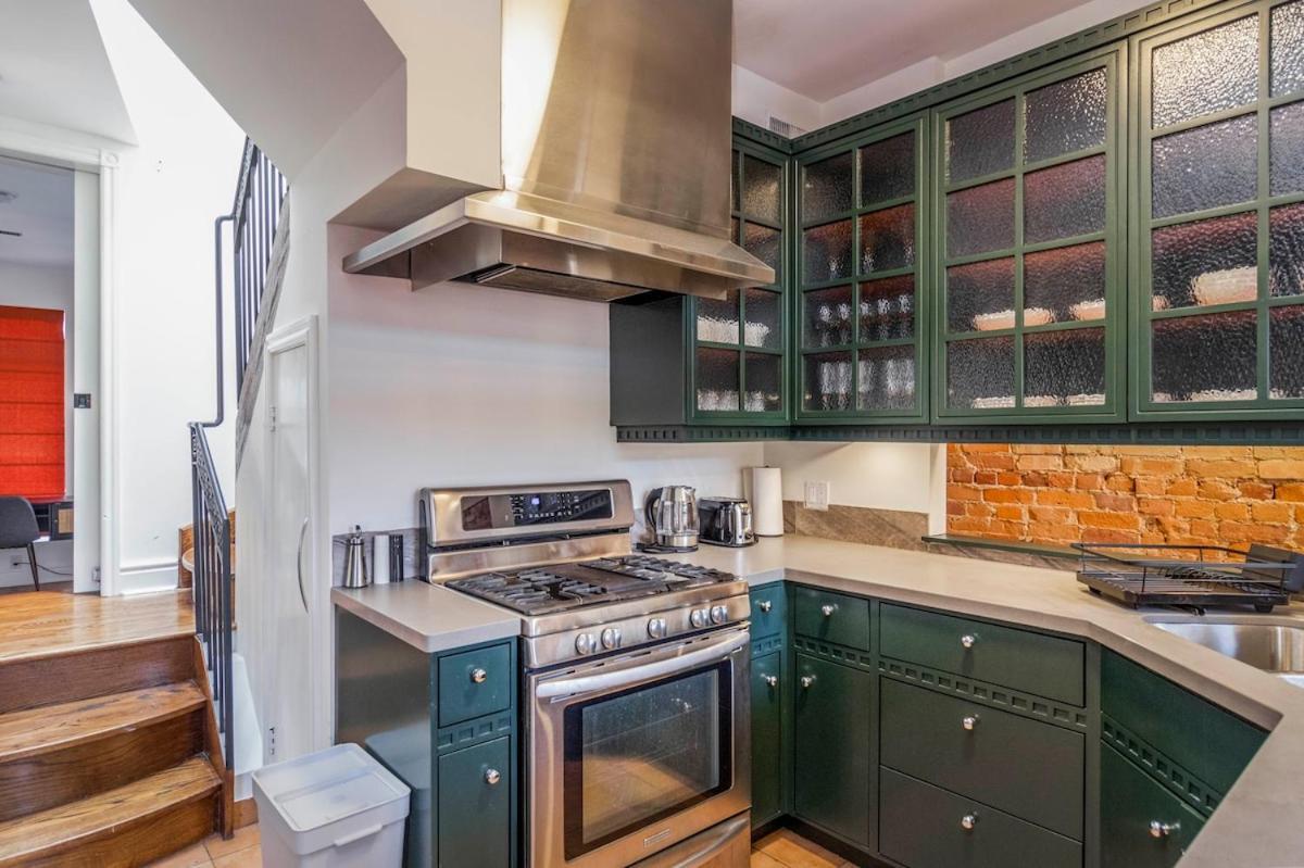 Warehouse Style Loft Near Yorkville Toronto