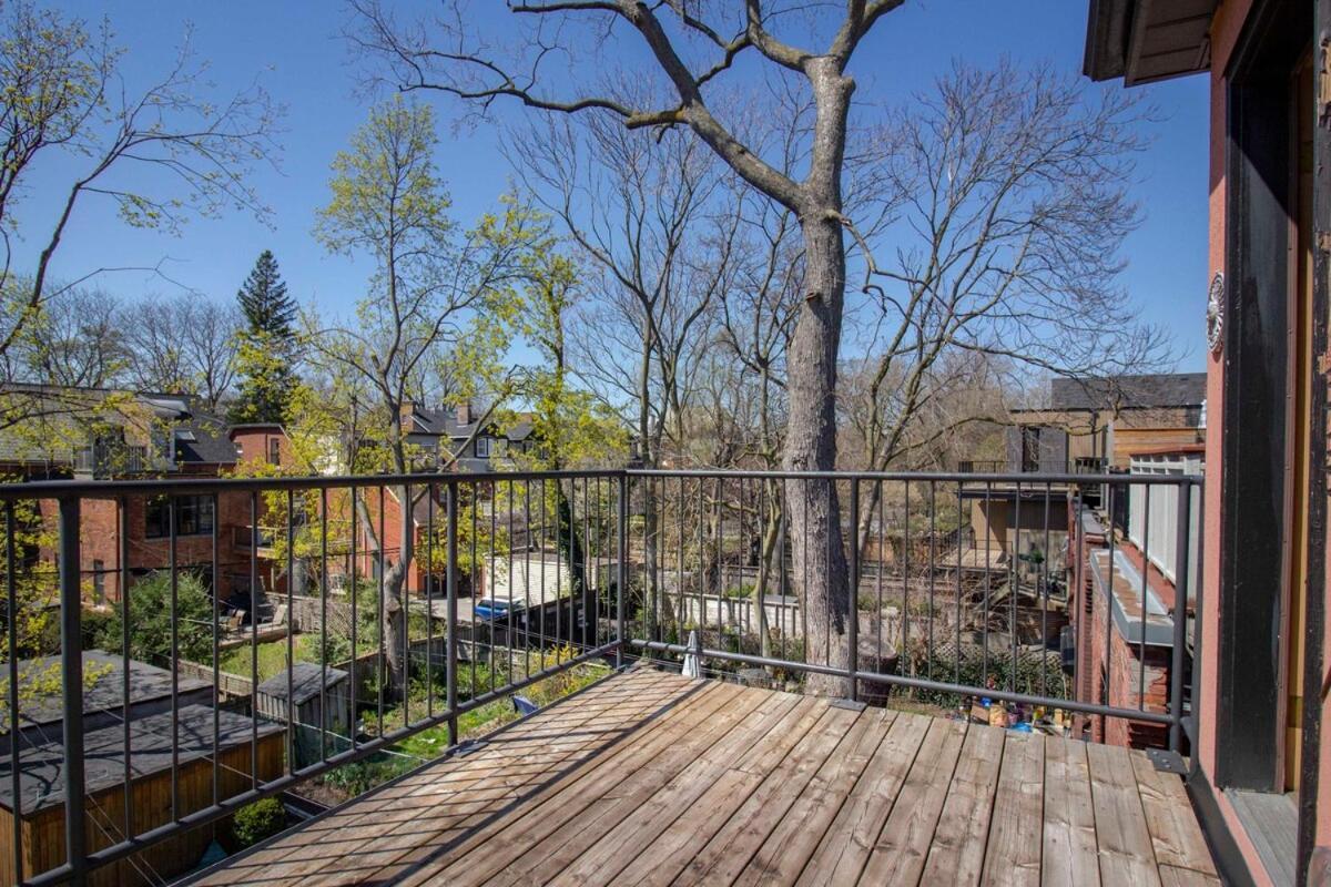 Warehouse Style Loft Near Yorkville