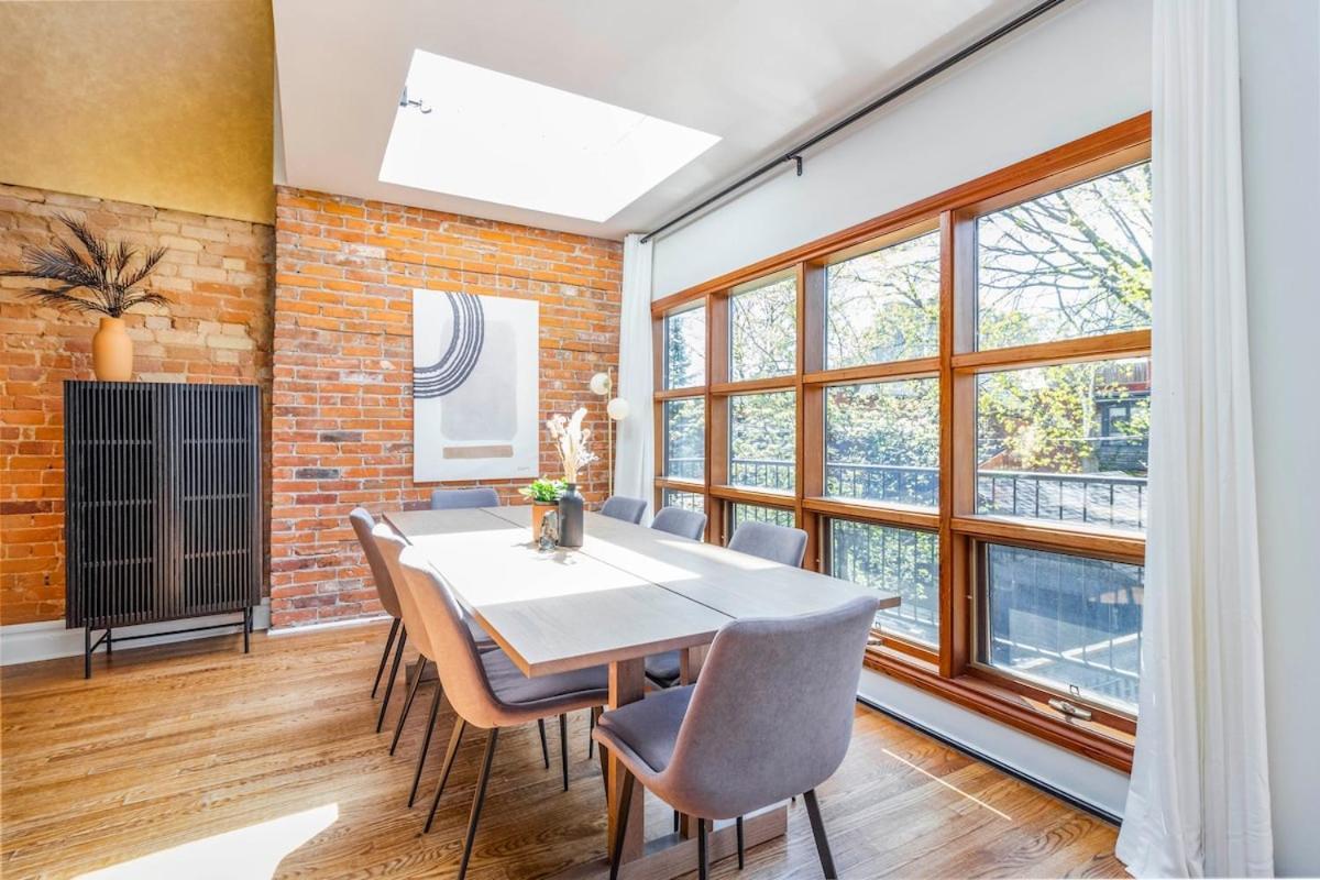Warehouse Style Loft Near Yorkville Apartment Toronto