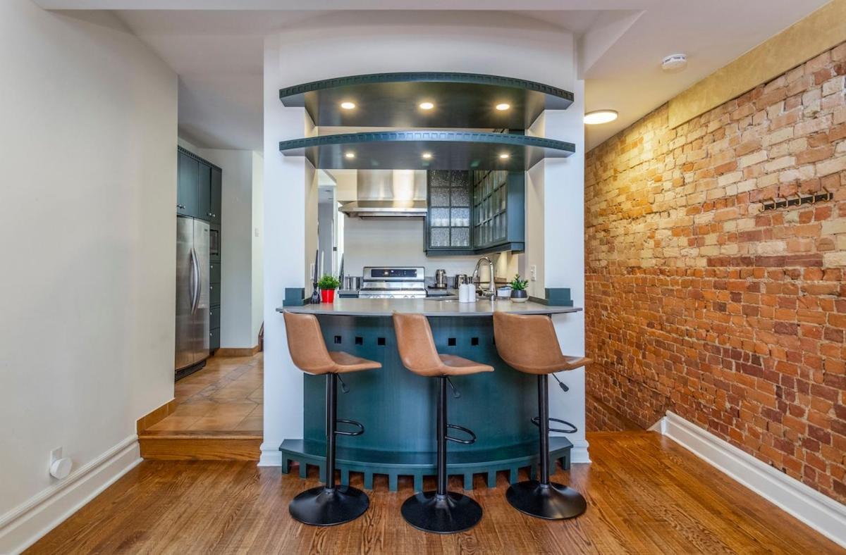 Warehouse Style Loft Near Yorkville