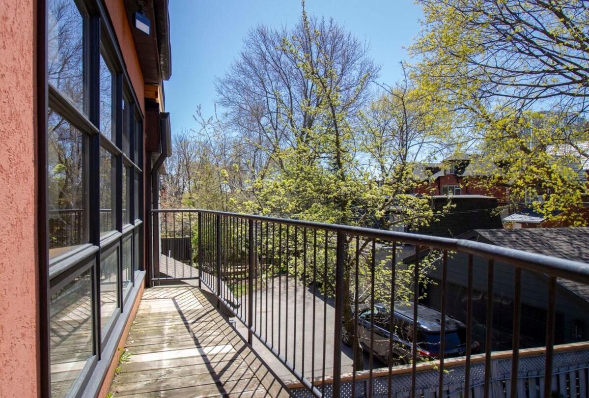 Apartment Warehouse Style Loft Near Yorkville Toronto