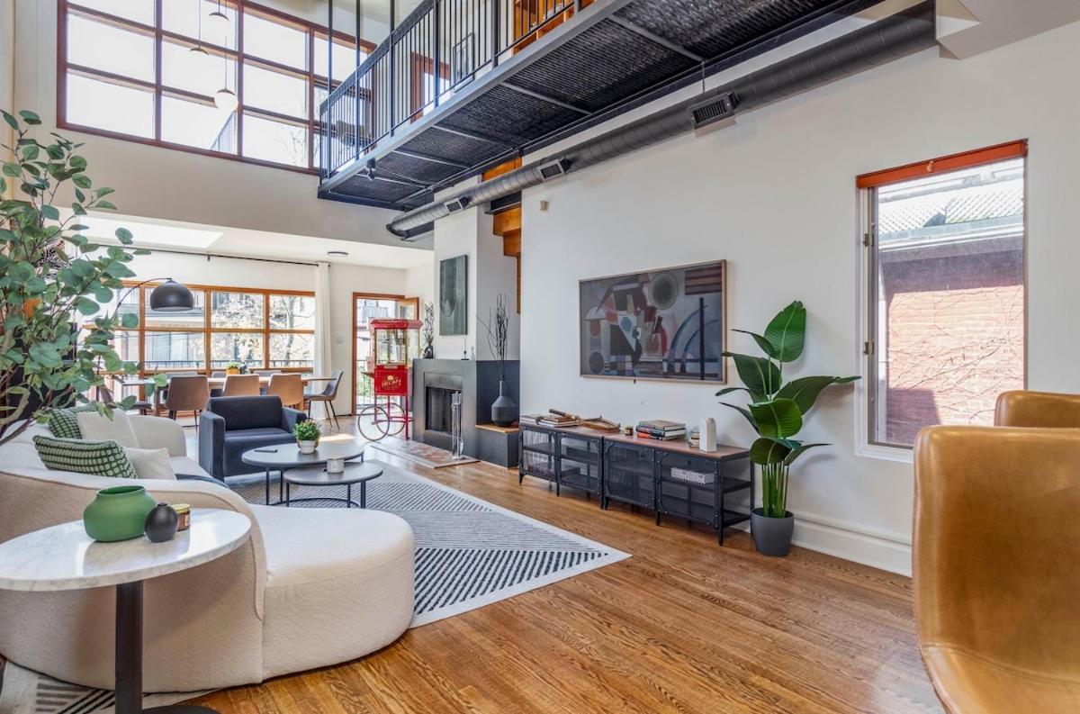 Warehouse Style Loft Near Yorkville * Toronto