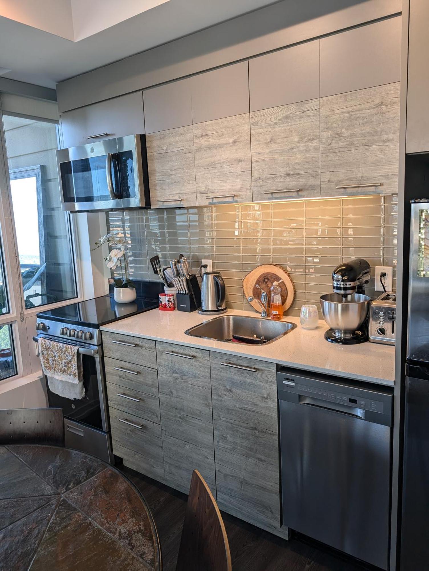 Liberty Village 1 Bedroom 2 Bathroom *