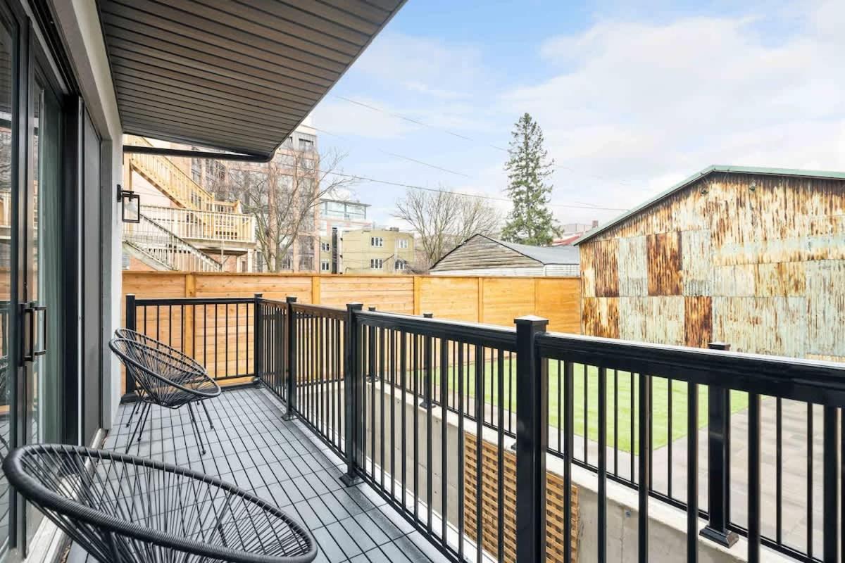 Apartment Spacious 2br Near Uoft And College Toronto