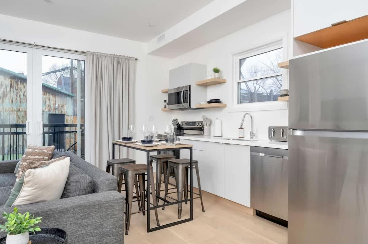 Spacious 2br Near Uoft And College Apartment Toronto