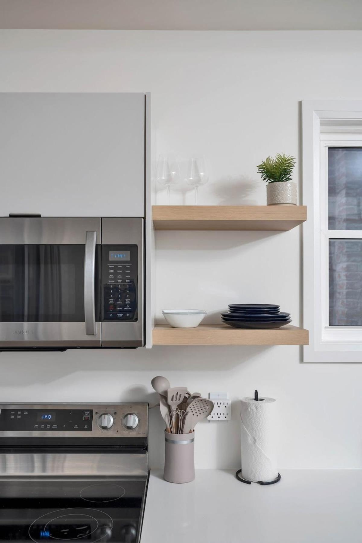 Spacious 2br Near Uoft And College * Toronto