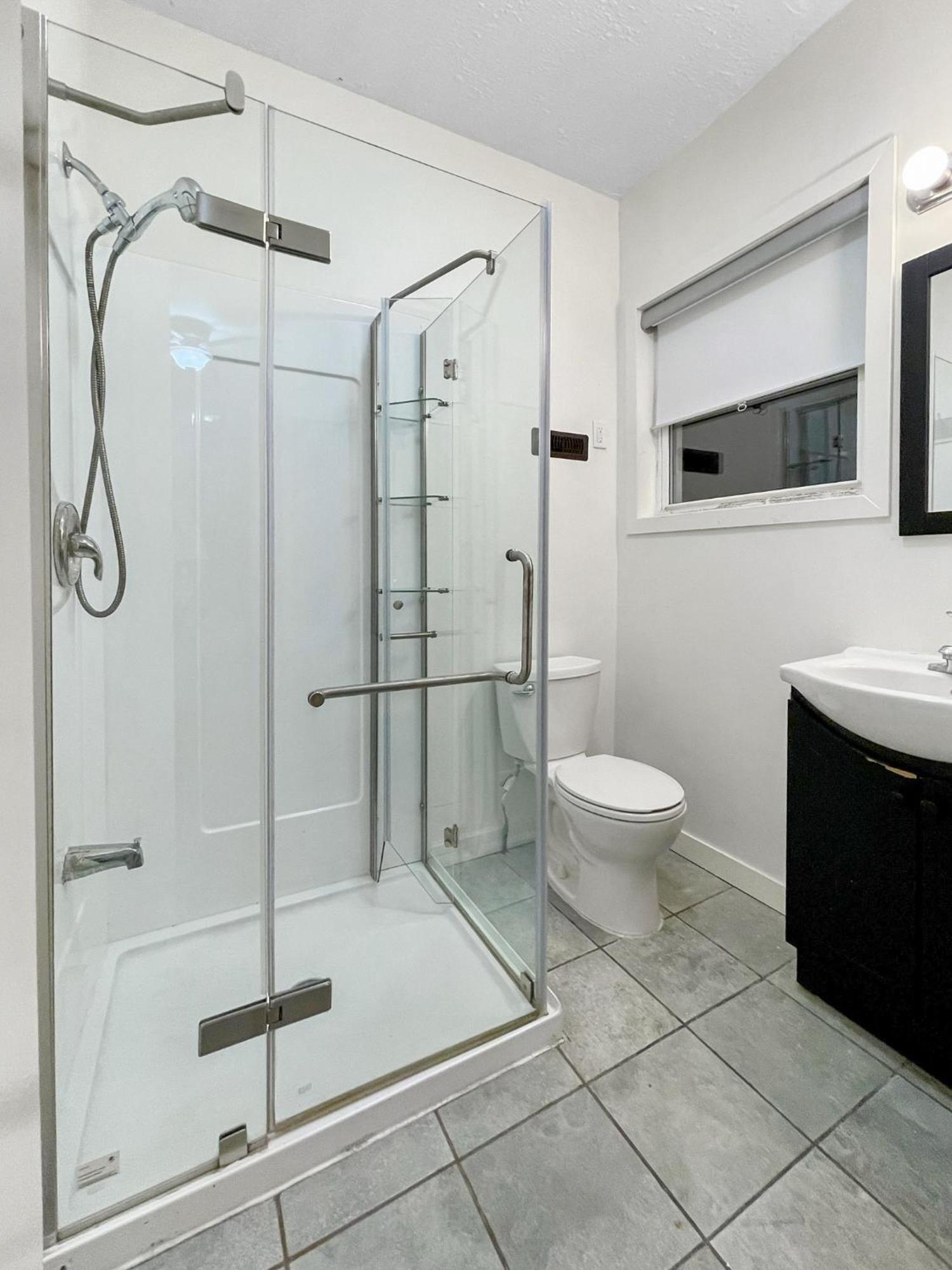 Cozy 2 Bedroom + 2 Bathroom Apartment