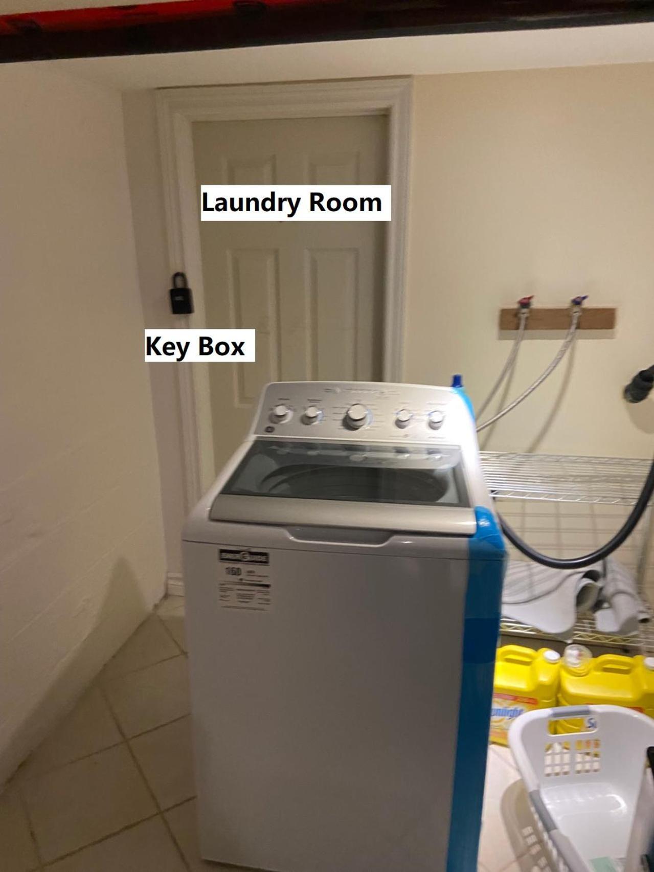Basemewnt With Private Bathroom 36c Homestay Toronto